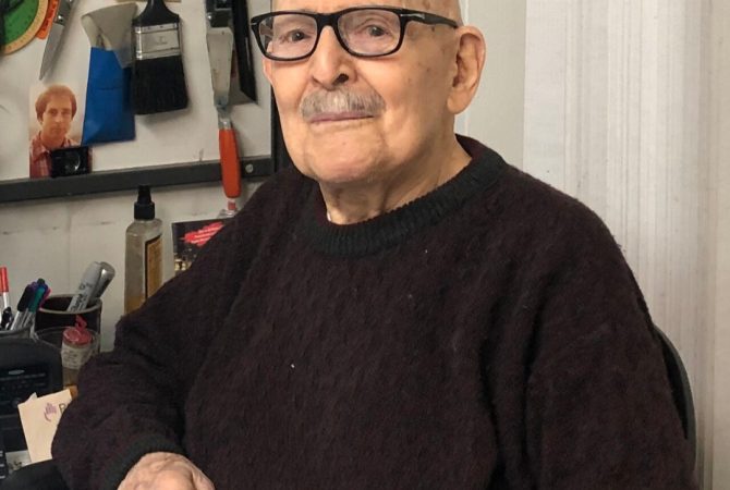 Designer de 007 morre na véspera do aniversário; veja famosos que morreram na data em que nasceram