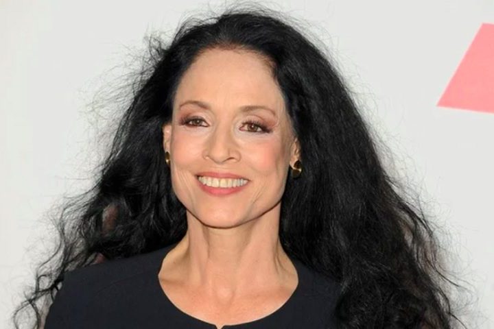 Sônia Braga – Atriz de carreira consolidada no Brasil e também no mercado internacional. Entre seus trabalhos mais conhecidos no cinema estão os papéis em “Dona Flor e Seus Dois Maridos”, “O Beijo da Mulher Aranha”, 