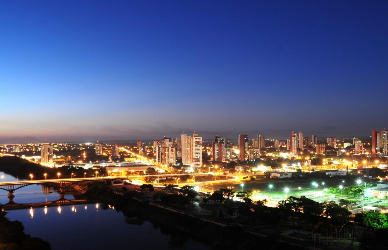 Atualmente, Teresina segue a se expandir nos sentidos Norte, Sul e Leste, e nas últimas décadas passou a crescer também para cima, com a popularização de prédios de apartamentos.