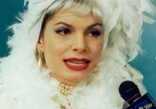 Carnaval antecipado: Grupo cria o “Debora Bloco”, em homenagem à intérprete da vilã assassinada em Vale Tudo