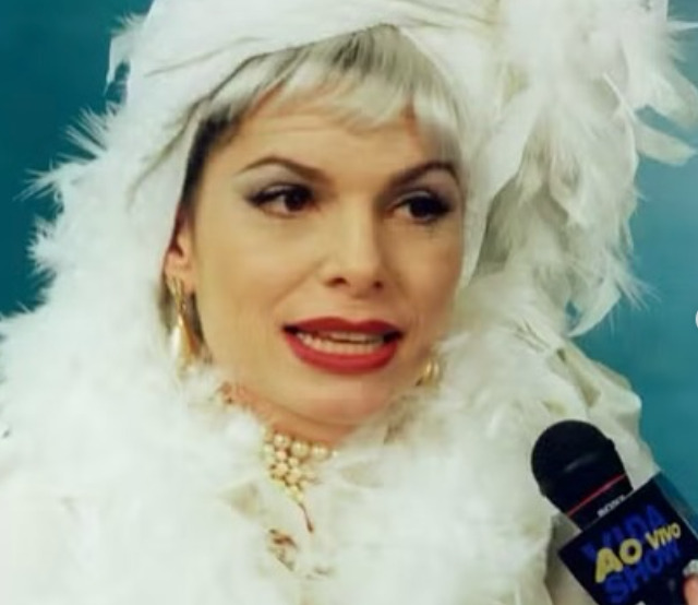 Em 1998, integrou o elenco fixo do humorístico 