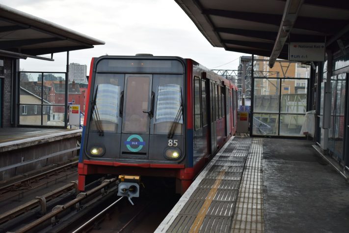 Trem Londres - Ben Tovee/Unsplash