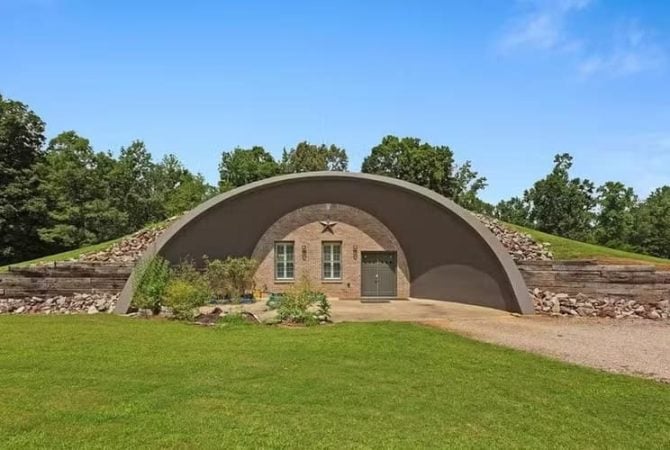 Mansão em forma de ‘toca de Hobbit’ está à venda em Los Angeles