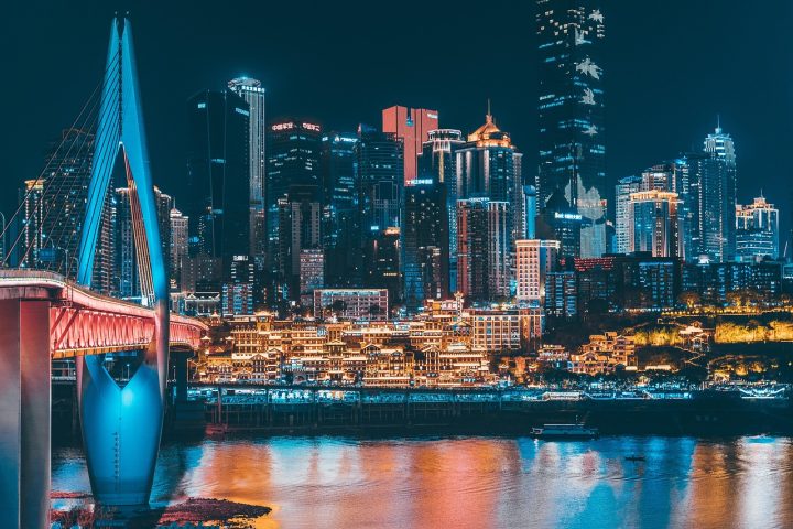 Conhecida como "cidade 8D", Chongqing, no sudoeste da China, desperta a curiosidade de profissionais e curiosos pelo mundo.-?? ?/Pixabay