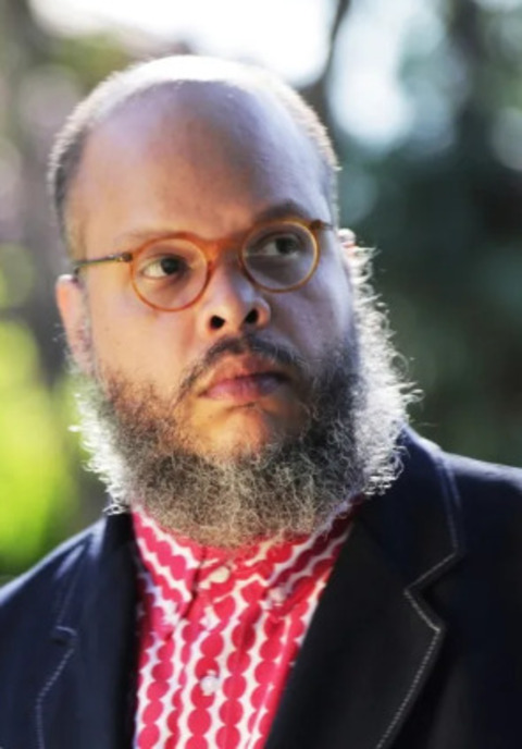 Em 2024, Ed Motta causou alvoroço ao afirmar em uma live no Instagram que “qualquer um que ouve hip hop é burro”. A declaração gerou forte reação nas redes sociais, levando o cantor a pedir desculpas dias depois, reconhecendo que foi “grosseiro e desrespeitoso”.