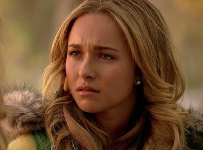 Ainda em 2006, ganhou fama mundial como Claire Bennet na série “Heroes”, a líder de torcida com poderes regenerativos. A série durou quatro temporadas. Além disso, na época, namorou o ator Milo Ventimiglia, seu colega na série.

