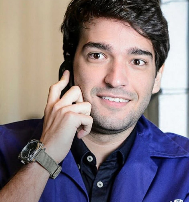 Em 2016, estreou no horário nobre como o mulherengo Tiago em 