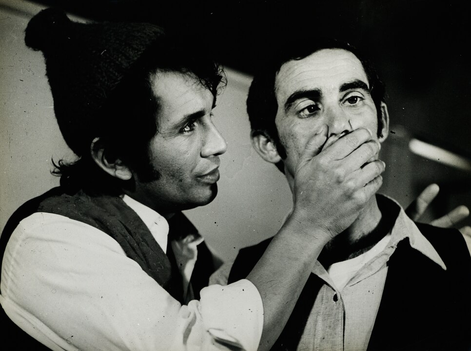 Em 1964, o artista mudou-se para o Rio de Janeiro e acabou sendo contratado pela TV Tupi.  Foi na extinta emissora que ele conheceu Dedé Santana, seu futuro e indissociável parceiro no universo do humor. 

