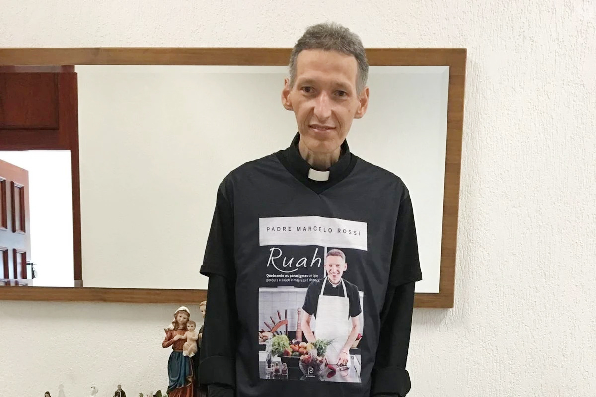 Todo esse sucesso ficou em segundo plano quando, em 2016, Marcelo teve que enfrentar uma depressão profunda e chegou a mostrar sua precariedade física à época. Em meio à fama e às multidões, viveu momentos de solidão e fragilidade. 


