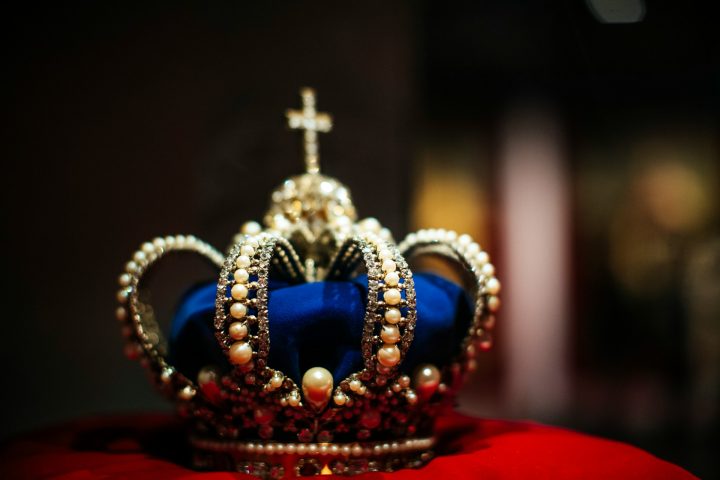 Mulher se apresenta como tataraneta de rainha britânica e cobra reconhecimento Mulher se apresenta como tataraneta de rainha britânica e cobra reconhecimento