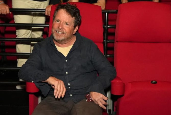 Há três décadas com Parkinson, Michael J.Fox faz rara aparição pública