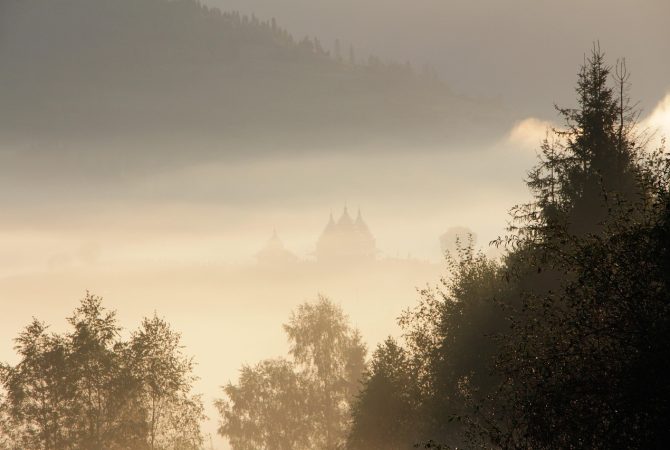Cárpatos: cadeia de montanhas abriga lenda do maior vampiro da história