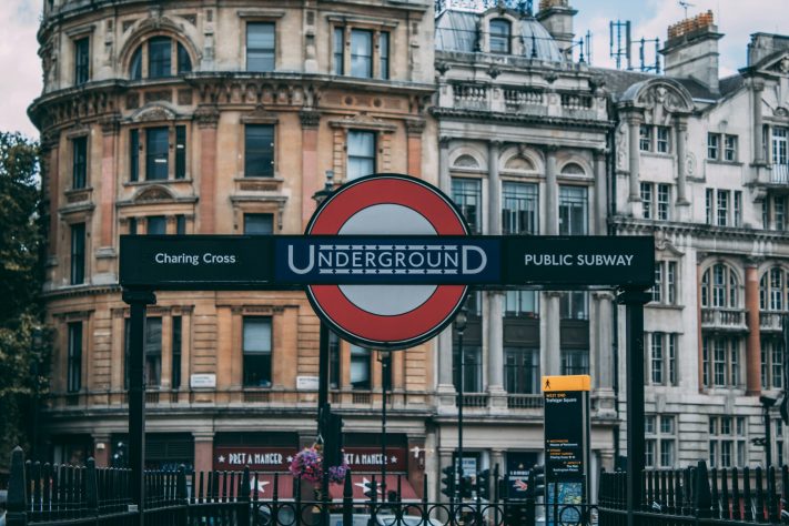 Metrô de Londres - Ole Witt/Unsplash