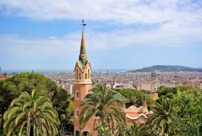 Barcelona, Espanha - Pexels/BERK OZDEMIR