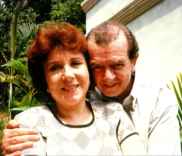 Solteira e sem filhos, a atriz teve seu último papel fixo em Laços de Família (2000), com participações esporádicas em novelas como Mulheres Apaixonadas e Senhora do Destino. Na foto, Beatriz com Umberto Magnani na novela "Por Amor", de 1997. 