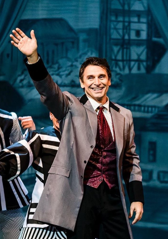 No teatro, protagonizou o musical 