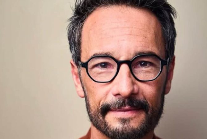Entre personagens e verdades: 30 anos em cena do cinquentão Rodrigo Santoro