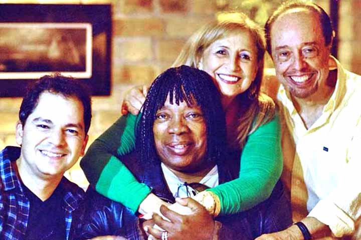 Entre esses nomes estão Steve Wonder, Justin Timberlake, Black Eyed Peas, João Donato, Milton Nascimento e Hermeto Pascoal. 
