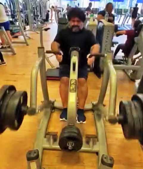 “Se você toma a canetinha e fica só nela, perde gordura, mas também massa magra, força e disposição. Não adianta. Estou me sentindo bem, com disposição, com força. Só consegui isso mudando meus hábitos e respeitando meu corpo. A luta continua”, acrescentou