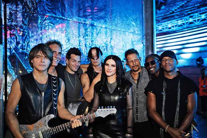 A turnê de Pausini terá início em março de 2026, em Pamplona, na Espanha, e seguirá por outras cidades do país, como Valência, Madri e Barcelona. 
