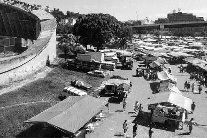 Esses encontros deram início a celebrações com músicas e comidas típicas que logo se tornaram tradição.
