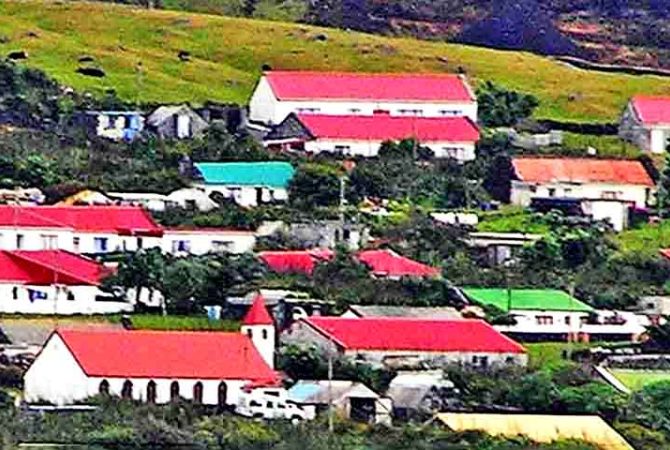 Território mais remoto do mundo tenta preservar sua fonte de renda