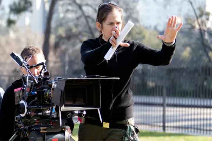 Diretores de espetáculos e afins – R$ 11.716 – formação em Produção Cultural, Teatro ou Cinema. O diretor coordena grandes eventos, shows e produções artísticas, unindo criatividade e gestão.
- Divulgação