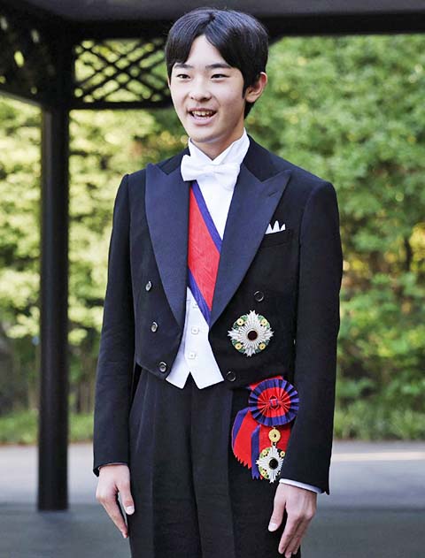 Esta situação tem gerado debates sobre a necessidade de revisão das regras de sucessão para permitir que mulheres possam ascender ao trono.