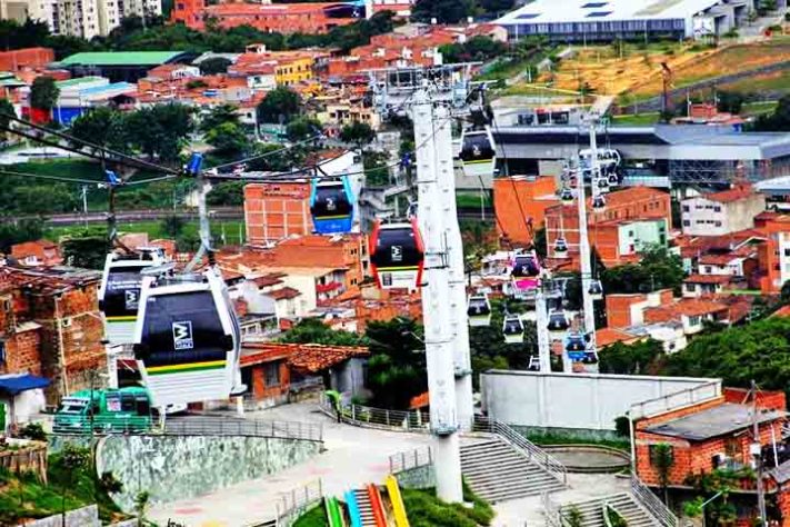 Medellín, capital de Antioquia - As 9 cidades com o melhor transporte público do mundo - Reprodução do X @AZefiline