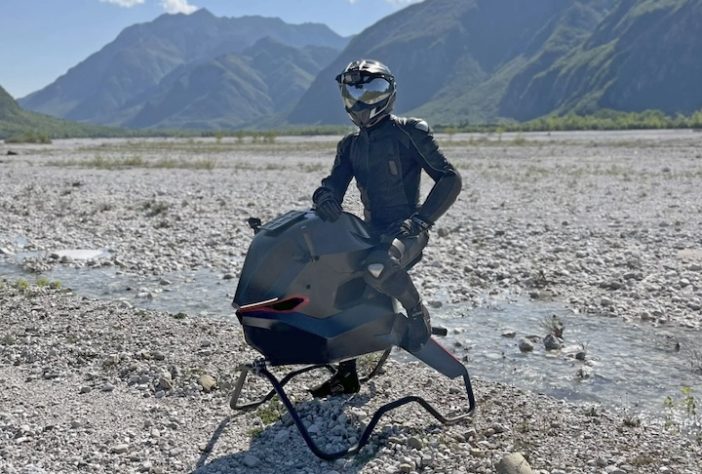 Empresário desenvolve moto voadora inspirada em Star Wars — Divulgação/Volonaut