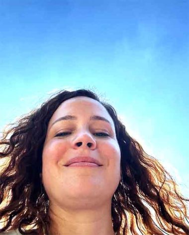 Perfil da atriz Leandra Leal