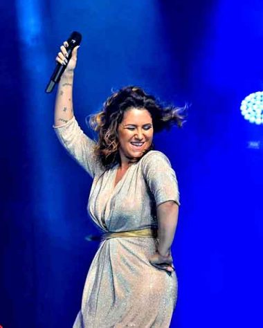 Perfil da cantora Maria Rita 