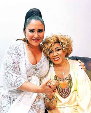 Perfil da cantora Maria Rita 