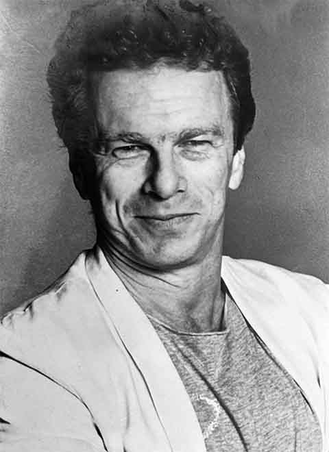 Bloch iniciou sua carreira artística no teatro em 1958, estabelecendo uma trajetória marcada por versatilidade e longevidade. 
