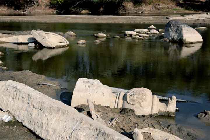 O castelo foi erguido entre 1637 e 1642 e foi devastado durante o chamado 
