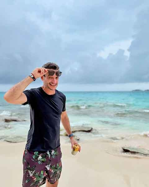 Ele compartilhou a experiência como um alerta ao mostrar que a doença  pode atingir adultos jovens, sobretudo em momentos de estresse.