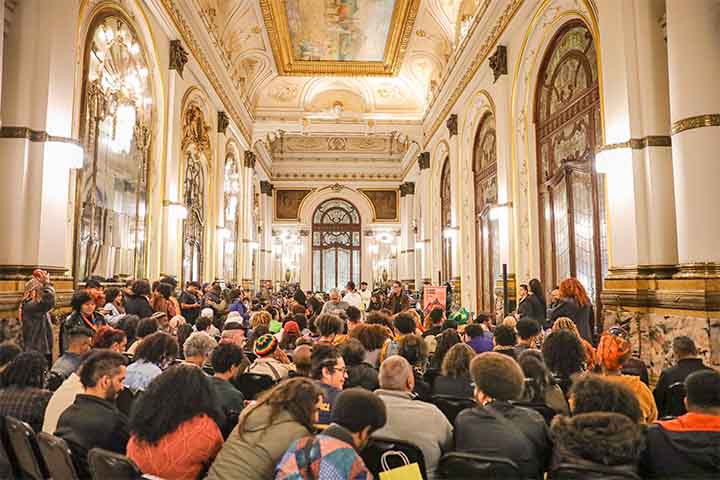 Em 2011, foi criada a Fundação Theatro Municipal de São Paulo, com o objetivo de conferir autonomia administrativa, patrimonial, artística e financeira ao complexo.
