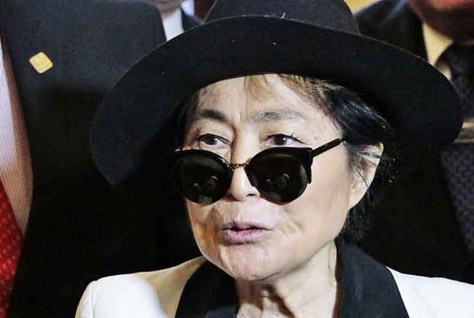 Yoko Ono: nova biografia da artista contesta rótulo de vilã dos Beatles
