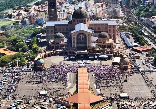 Visitar Aparecida pode ficar mais caro: prefeitura propõe taxa para veículos