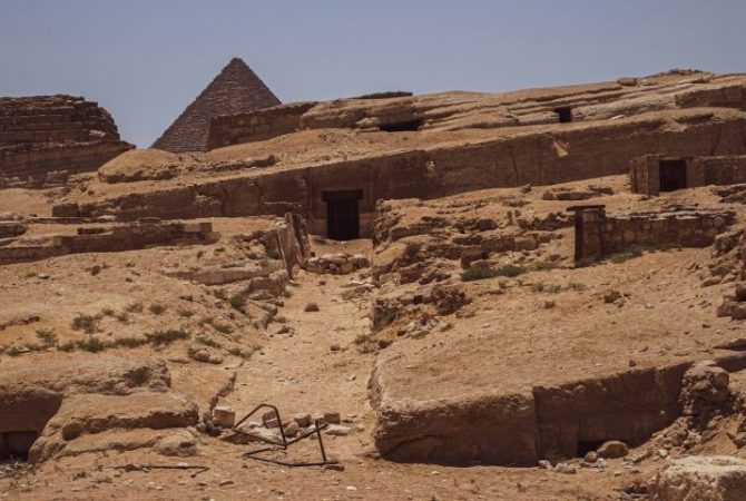 Pesquisadores descobrem igrejas de 1.600 anos e mural raro de Jesus no Egito