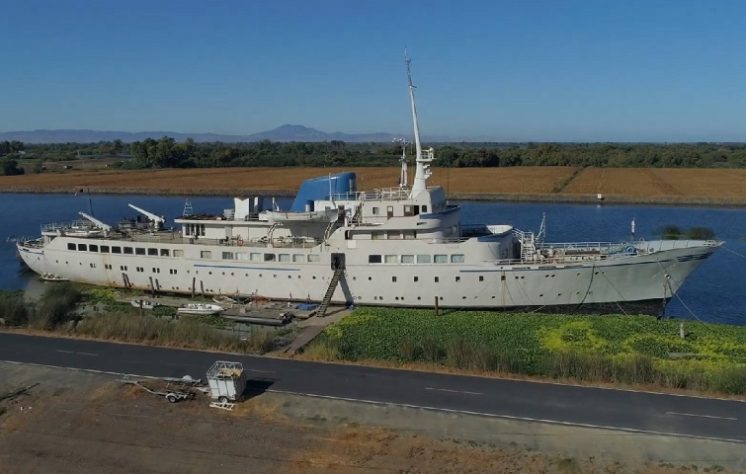 Empresário fica 16 anos tentando restaurar transatlântico e navio afunda - Reprodução