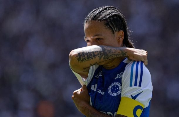 Byanca Brasil exalta o Cruzeiro e projeta títulos “daqui pra frente”