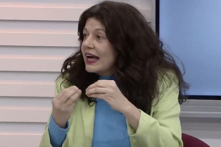 Ela divulgava o filme 