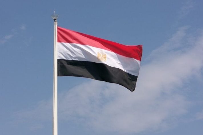 Bandeira do Egito - Wikimedia Commons/ITookSomePhotos