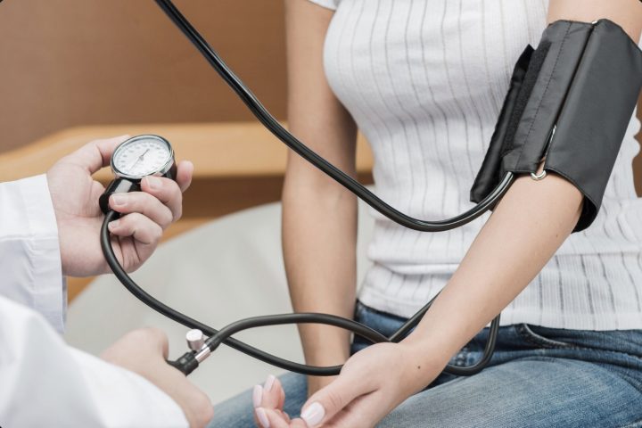Agora, passa a ser considerado hipertensão pacientes que registram medições acima de 14 por 9.
