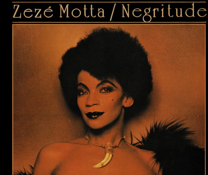 Como cantora, lançou 14 discos e se apresentou em importantes palcos, incluindo a Carnegie Hall, em Nova York. Seu álbum 