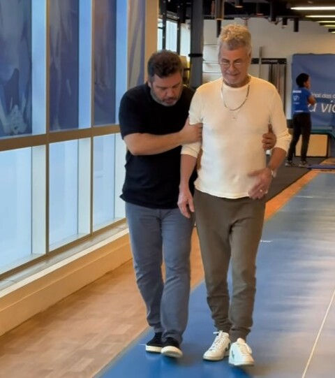 Recentemente, Jesus compartilhou um vídeo em suas redes sociais em que mostra a trechos do seu tratamento de reabilitação e fisioterapia.