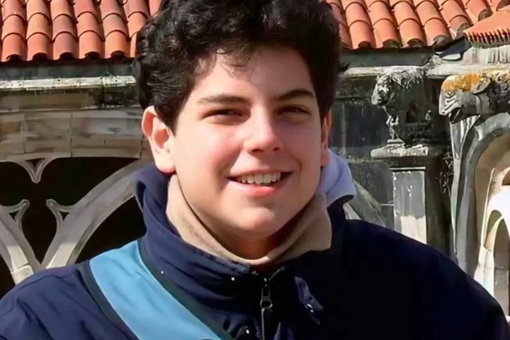 <p>Nascido em Londres e criado em MilÃ£o, Acutis foi beatificado em 2020.</p>
