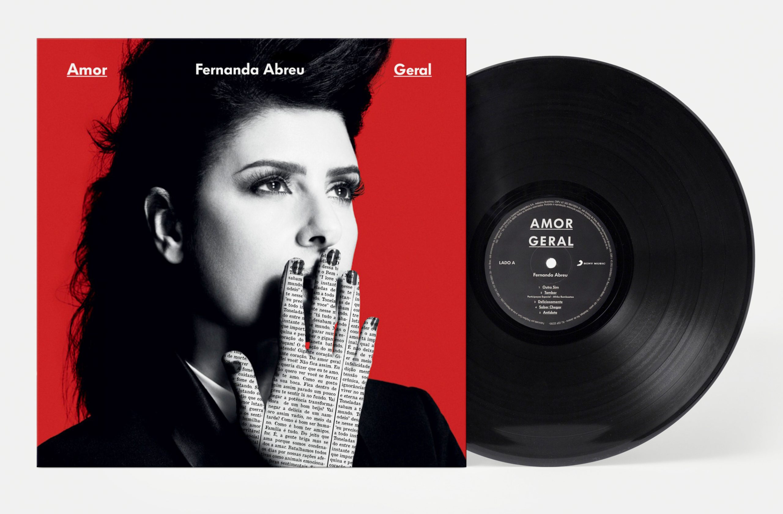 Em 2008, a cantora interrompeu projetos após sua mãe entrar em coma. Ela retomou a carreira em 2015 e, no ano seguinte, lançou o disco “Amor Geral” (2016), em que celebrou o amor em todas as suas formas. No mês de março de 2020, veio um novo baque, com a morte do pai.
