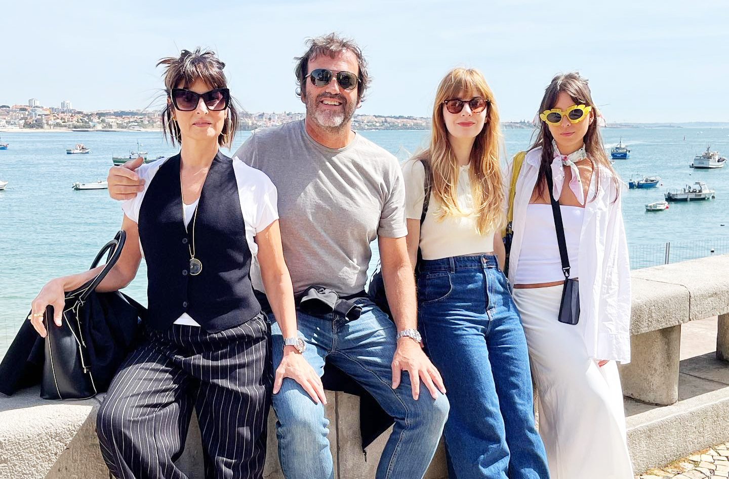 A cantora carioca tem duas filhas, Sofia e Alice, fruto do primeiro casamento com o designer e artista plástico Luiz Stein